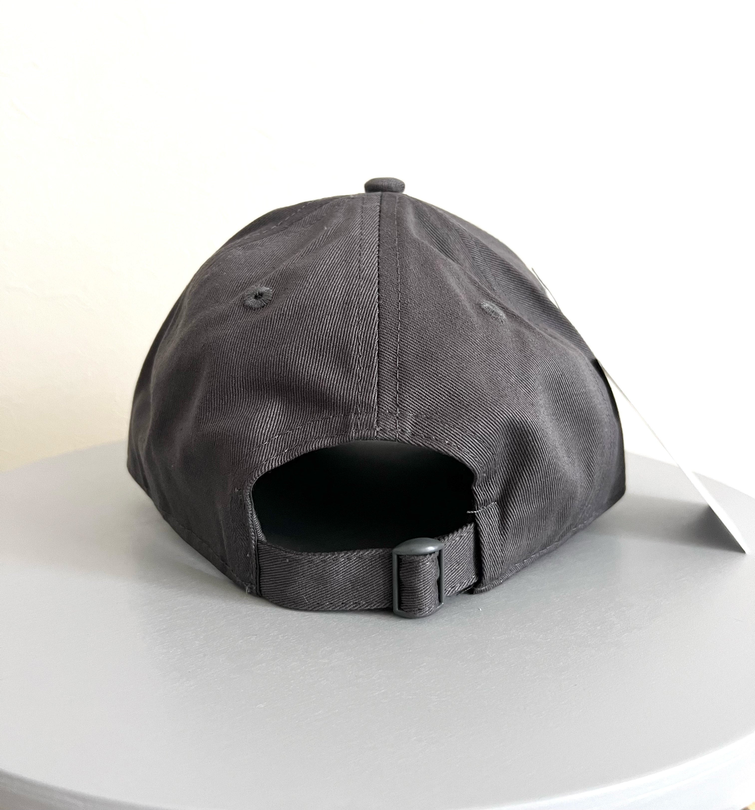 Tate logo Grey cap | someday